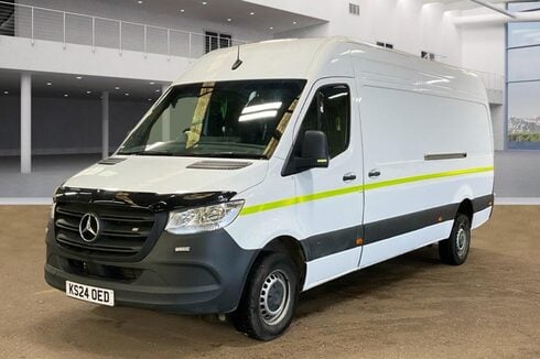 Mercedes-Benz Sprinter LWB L3H2 Medium Roof 315 Cdi Progressive Camera Tow Bar EURO 6