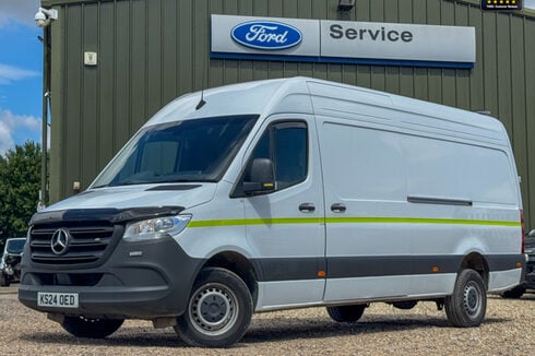 Mercedes-Benz Sprinter LWB L3H2 Medium Roof 315 Cdi Progressive Camera Tow Bar EURO 6