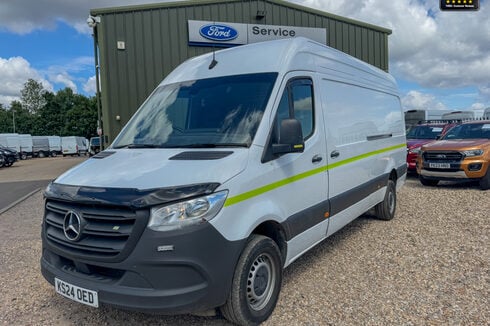 Mercedes-Benz Sprinter LWB L3H2 Medium Roof 315 Cdi Progressive Camera Tow Bar EURO 6