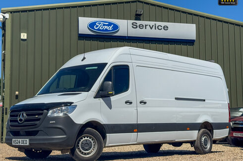 Mercedes-Benz Sprinter LWB L3H2 Medium Roof 315 Cdi Progressive Camera Tow Bar EURO 6