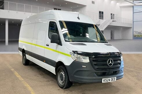 Mercedes-Benz Sprinter LWB L3H2 Medium Roof 315 Cdi Progressive Camera Tow Bar EURO 6