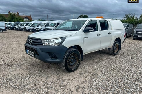 Toyota Hilux Crew Cab 4X4 Active 4WD Air Con Rear Camera EURO 6 NO VAT