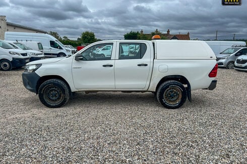Toyota Hilux Crew Cab 4X4 Active 4WD Air Con Rear Camera EURO 6 NO VAT