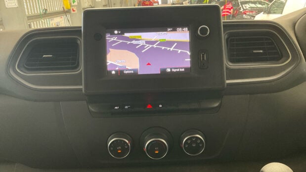 Nissan Interstar AUTO LWB L3H2 Dci Tekna Air Con Camera Nav Sensors EURO 6 NO VAT 11