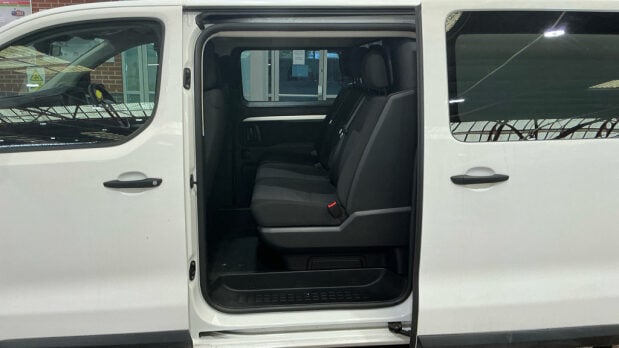 Peugeot Expert Bluehdi Professional L1 8