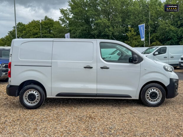 Peugeot Expert MWB L2H1 Bluehdi Professional Premium Plus Air Con Cruise SELECT 6