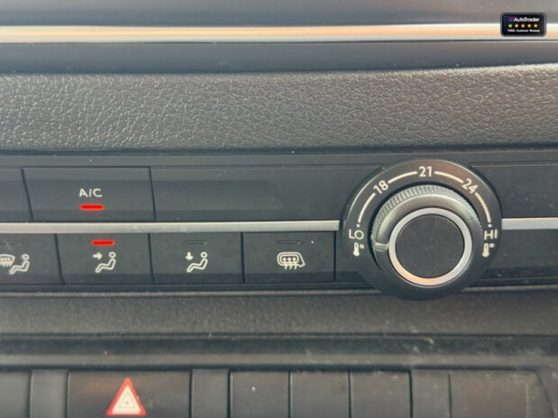 Peugeot Expert MWB L2H1 Bluehdi Professional Premium Plus Air Con Cruise SELECT 33