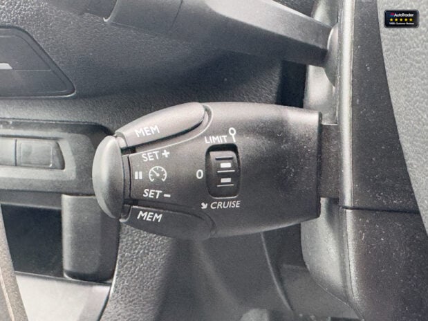 Peugeot Expert MWB L2H1 Bluehdi Professional Premium Plus Air Con Cruise SELECT 21