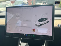 Tesla Model 3 (Dual Motor) Performance Saloon 4dr Electric Auto 4WDE (Performance Upgrade 17