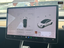 Tesla Model 3 (Dual Motor) Performance Saloon 4dr Electric Auto 4WDE (Performance Upgrade 22