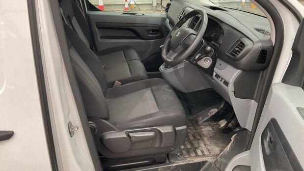 Peugeot Expert LWB L2H1 Low Roof Bluehdi Professional Premium Air Con EURO 6 9