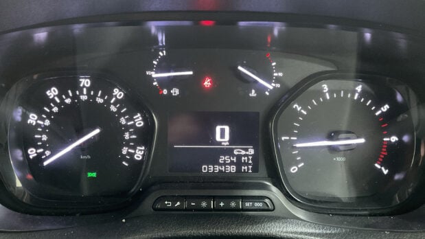 Peugeot Expert LWB L2H1 Low Roof Bluehdi Professional Premium Air Con EURO 6 10