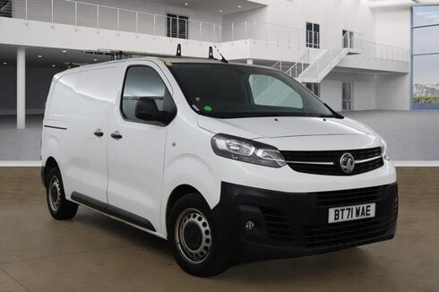 Vauxhall Vivaro SWB L1H1 Low Roof F2900 Dynamic Air Con Nav Sensors EURO 6 NO VAT