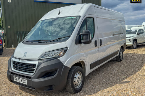 Peugeot Boxer LWB L3H2 Medium Roof Bluehdi 335 Professional Premium Plus EURO 6