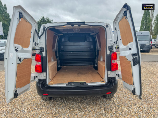 Citroen Dispatch MWB L2H1 1000 Enterprise Edition Bluehdi Air Con Cruise Sensors SELECT 9