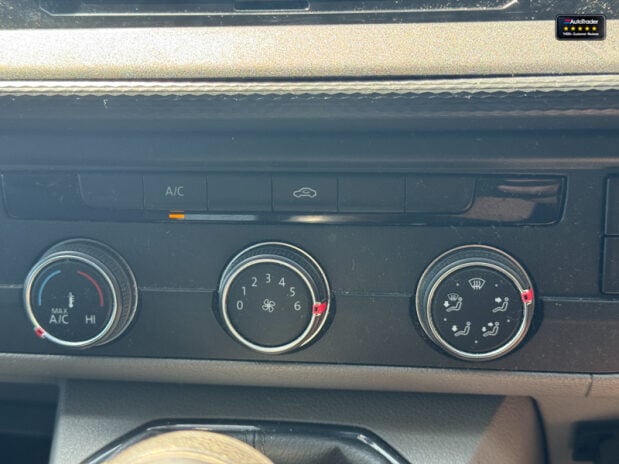 Volkswagen Transporter T30 Highline Manual 27