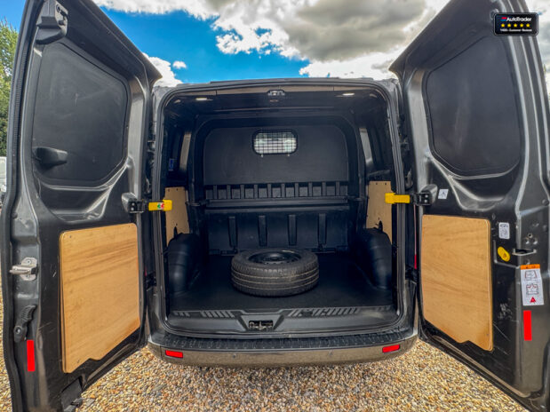 Ford Transit Custom Crew Cab SWB AUTO L1H1 320 Limited Air Con Alloys Cam Nav SELECT 10