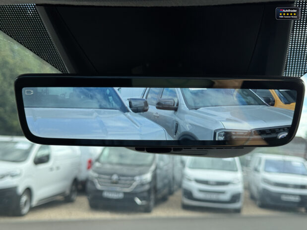 Ford Transit Custom Crew Cab SWB AUTO L1H1 320 Limited Air Con Alloys Cam Nav SELECT 28