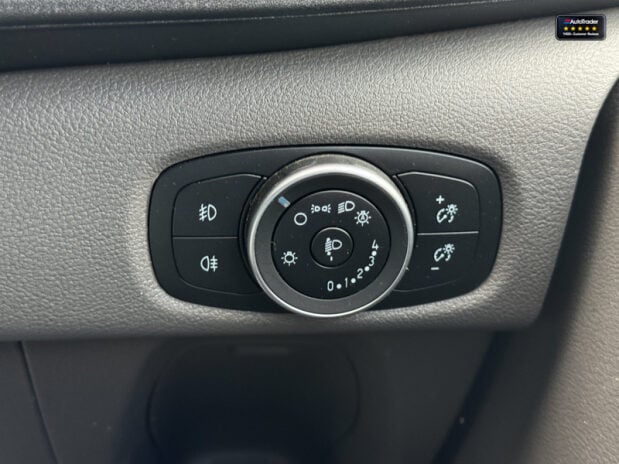 Ford Transit Custom Crew Cab SWB AUTO L1H1 320 Limited Air Con Alloys Cam Nav SELECT 26