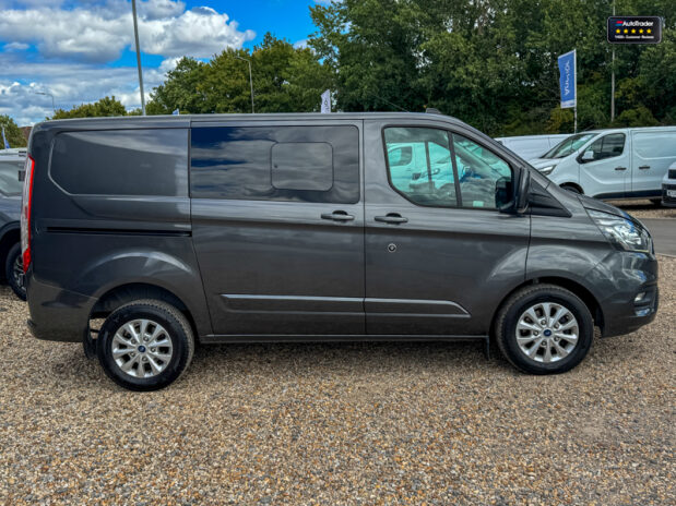 Ford Transit Custom Crew Cab SWB AUTO L1H1 320 Limited Air Con Alloys Cam Nav SELECT 7
