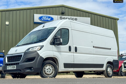 Peugeot Boxer LWB L3H2 Medium Roof Bluehdi 335 Professional Premium Plus EURO 6