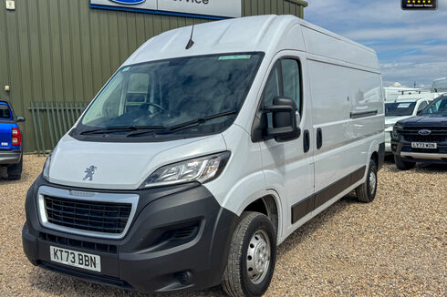 Peugeot Boxer LWB L3H2 Medium Roof Bluehdi 335 Professional Premium Plus EURO 6