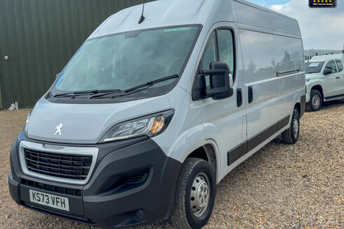 Peugeot Boxer LWB L3H2 Medium Roof Bluehdi 335 Professional Premium Plus EURO 6