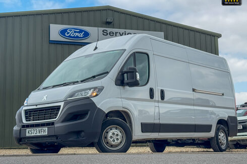 Peugeot Boxer LWB L3H2 Medium Roof Bluehdi 335 Professional Premium Plus EURO 6