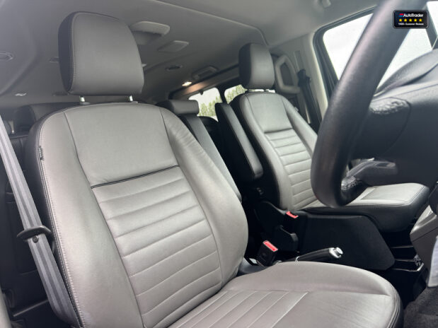 Ford Tourneo Custom 2.0 320 EcoBlue Titanium X Minibus Double Cab 5dr Diesel Auto L2 Euro 6 (s/ 12