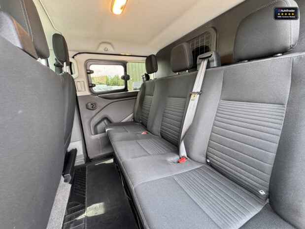 Ford Transit Custom Crew Cab SWB L1H1 AUTO 320 Limited Air Con Cam Nav 12