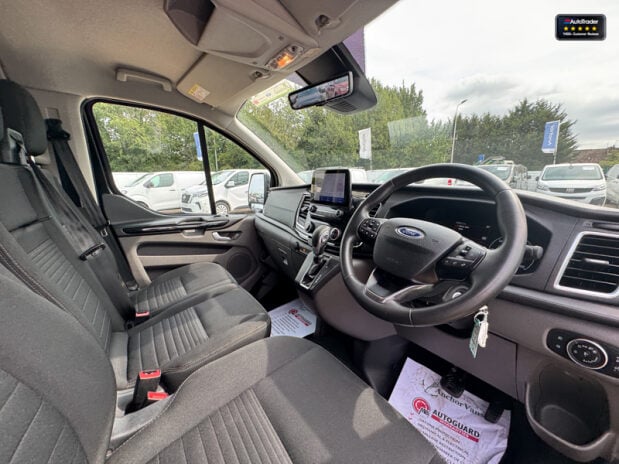 Ford Transit Custom Crew Cab SWB L1H1 AUTO 320 Limited Air Con Cam Nav 19
