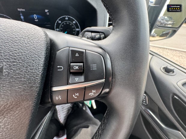 Ford Transit Custom Crew Cab SWB L1H1 AUTO 320 Limited Air Con Cam Nav 22