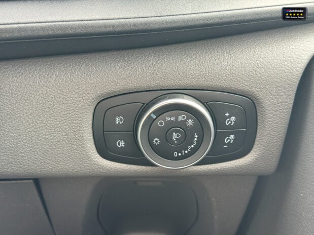 Ford Transit Custom Crew Cab SWB L1H1 AUTO 320 Limited Air Con Cam Nav 26