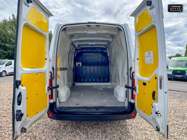 Renault Master MWB L2H2 (SOLD SM) Medium Roof Business Air Con EU 8