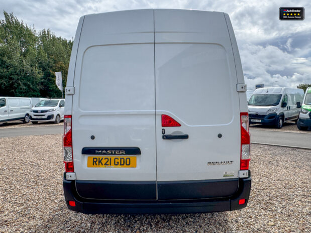 Renault Master MWB L2H2 (SOLD SM) Medium Roof Business Air Con EU 7