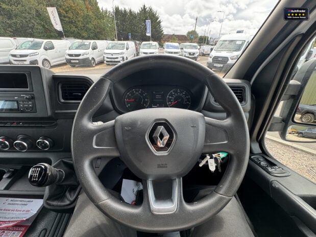 Renault Master MWB L2H2 (SOLD SM) Medium Roof Business Air Con EU 16