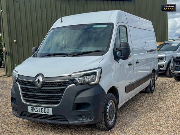 Renault Master MWB L2H2 (SOLD SM) Medium Roof Business Air Con EU 2