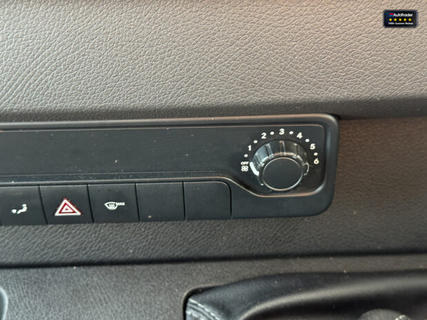 Mercedes-Benz Sprinter Tipper MWB L2 315 Cdi Progressive Tow Bar EURO 6 31