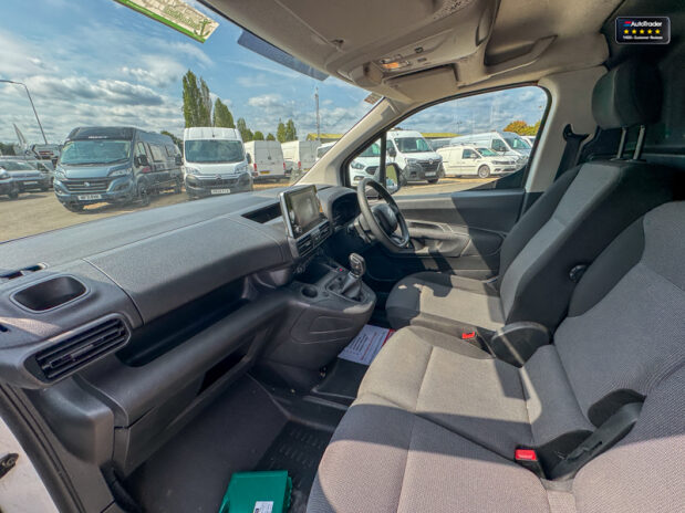 Citroen Berlingo SWB L1H1 1000 Enterprise M Bluehdi Air Con Navigation EURO 6 12