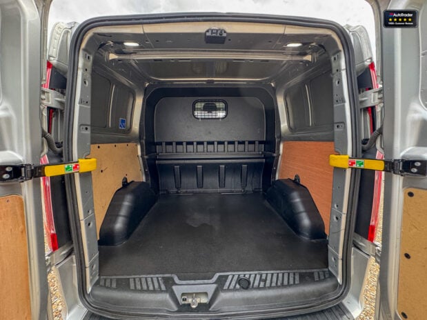 Ford Transit Custom AUTO Crew Cab SWB L1H1 320 Limited Alloys Air Con Cam Nav SELECT 11