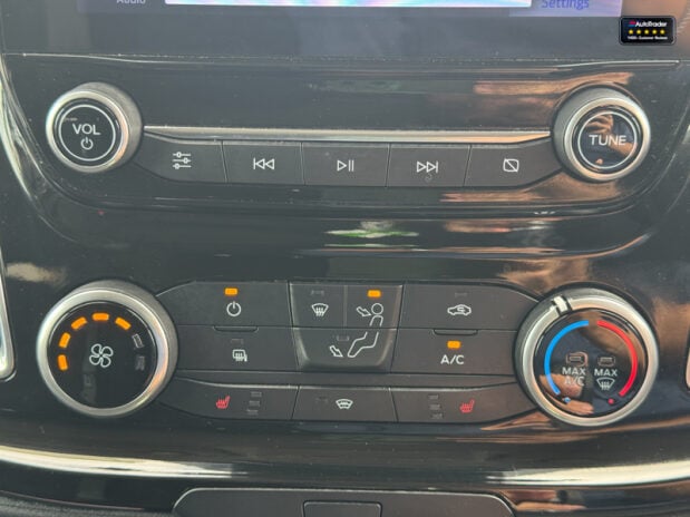 Ford Transit Custom AUTO Crew Cab SWB L1H1 320 Limited Alloys Air Con Cam Nav SELECT 41