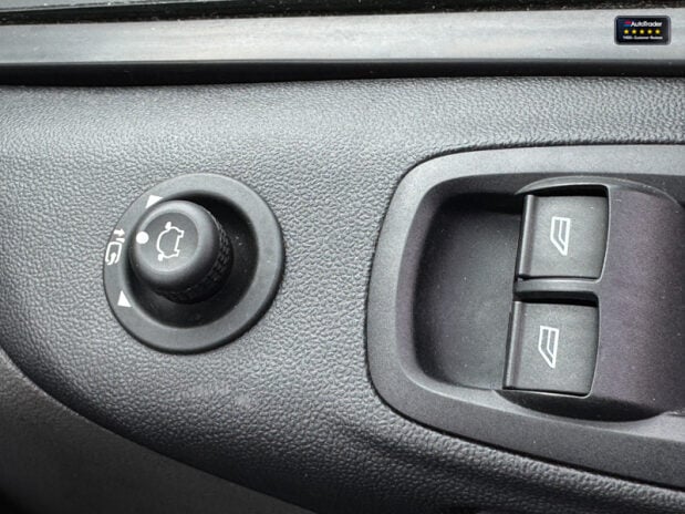 Ford Transit Custom AUTO Crew Cab SWB L1H1 320 Limited Alloys Air Con Cam Nav SELECT 29