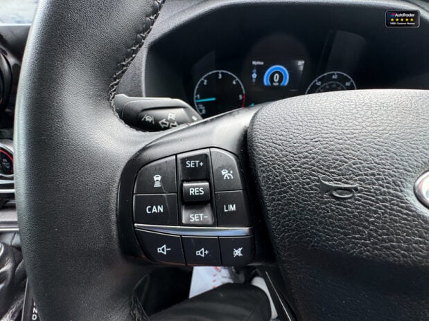 Ford Transit Custom AUTO Crew Cab SWB L1H1 320 Limited Alloys Air Con Cam Nav SELECT 23