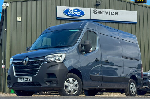 Renault Master AUTO MWB L2H2 Medium Roof Business Plus Energy Nav Sensors EURO 6