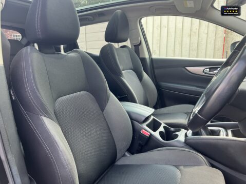 Nissan Qashqai Sold 1.3 DIG-T N-Connecta SUV 5dr Petrol Manual Euro 6 (s/s) (140 ps) 17