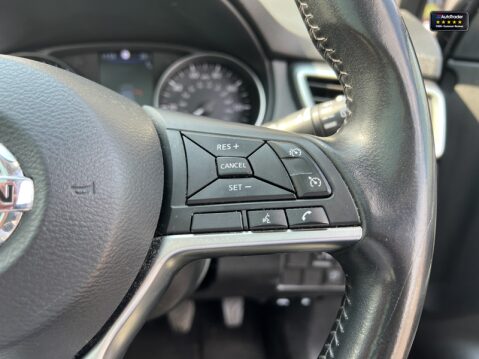 Nissan Qashqai Sold 1.3 DIG-T N-Connecta SUV 5dr Petrol Manual Euro 6 (s/s) (140 ps) 22