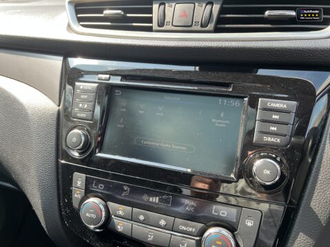 Nissan Qashqai Sold 1.3 DIG-T N-Connecta SUV 5dr Petrol Manual Euro 6 (s/s) (140 ps) 26