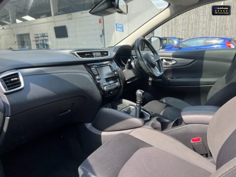 Nissan Qashqai Sold 1.3 DIG-T N-Connecta SUV 5dr Petrol Manual Euro 6 (s/s) (140 ps) 15