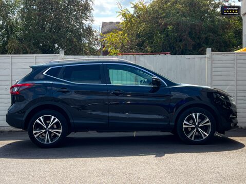 Nissan Qashqai Sold 1.3 DIG-T N-Connecta SUV 5dr Petrol Manual Euro 6 (s/s) (140 ps) 6