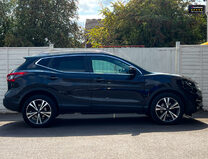 Nissan Qashqai Sold 1.3 DIG-T N-Connecta SUV 5dr Petrol Manual Euro 6 (s/s) (140 ps) 6